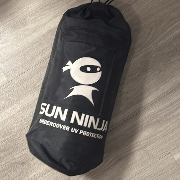 SUN NINJA 10x10 pop up beach tent - Picture 3 of 6